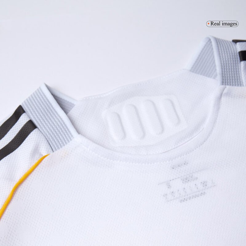 VALVERDE #8 Real Madrid Home Authentic Soccer Jersey 2025/26