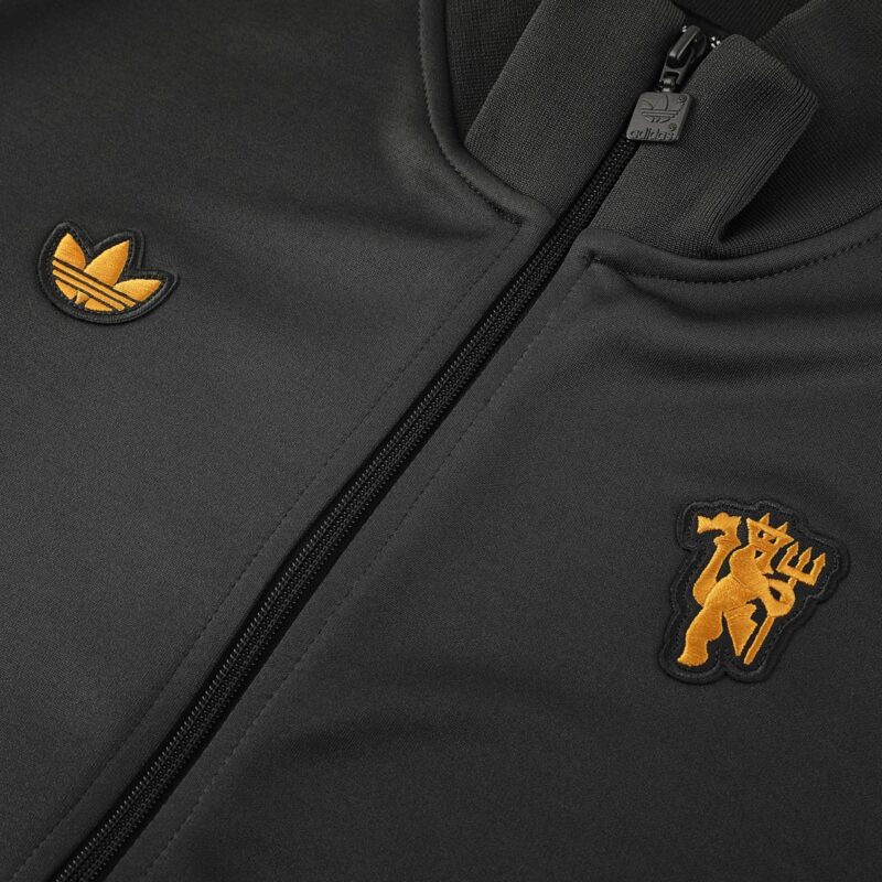 25/26 Manchester United Training Jacket Black
